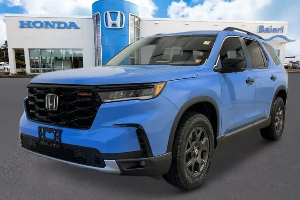 2025 Honda Pilot TrailSport photo 1