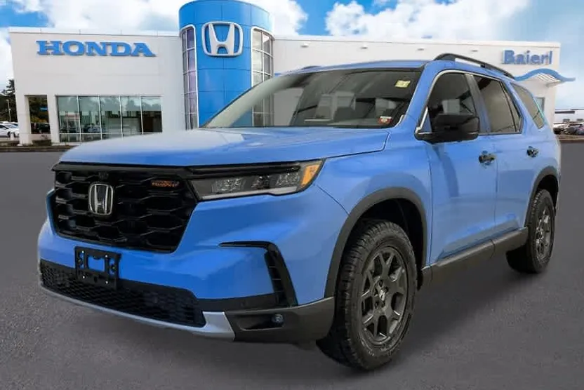 2025 Honda Pilot TrailSport photo 1
