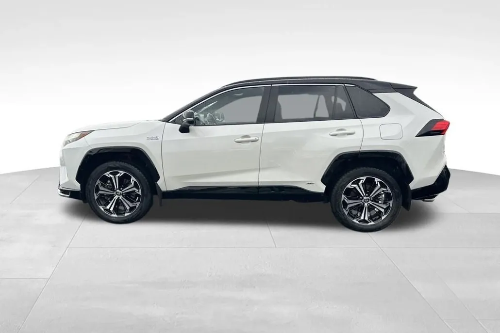 2022 Toyota RAV4 Prime XSE Premium photo 1