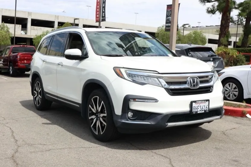 2019 Honda Pilot Touring photo 1
