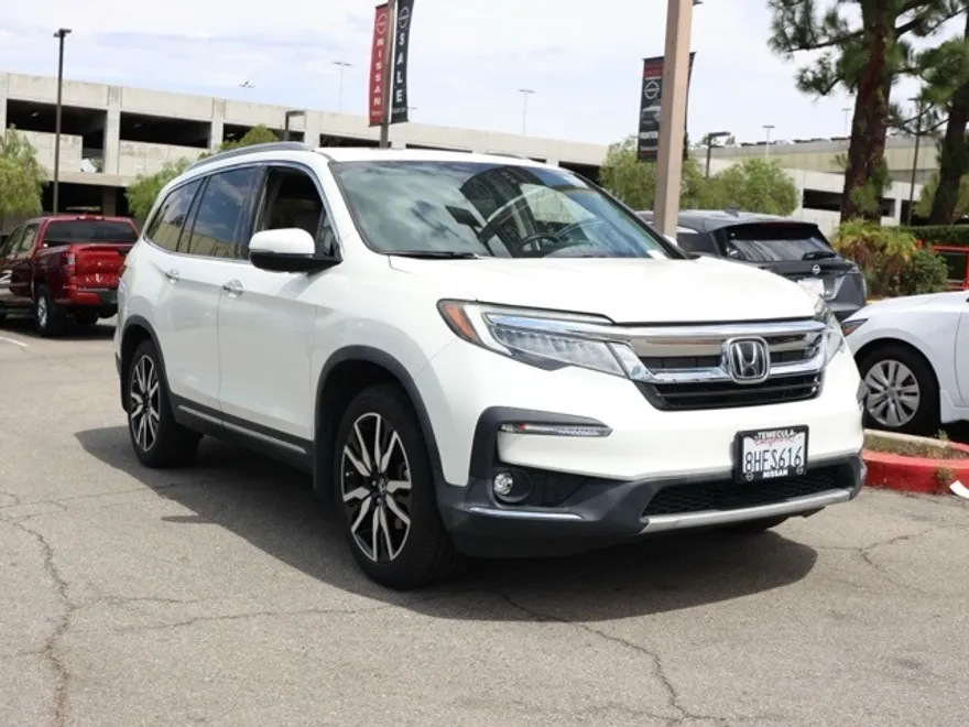 2019 Honda Pilot Touring photo 1