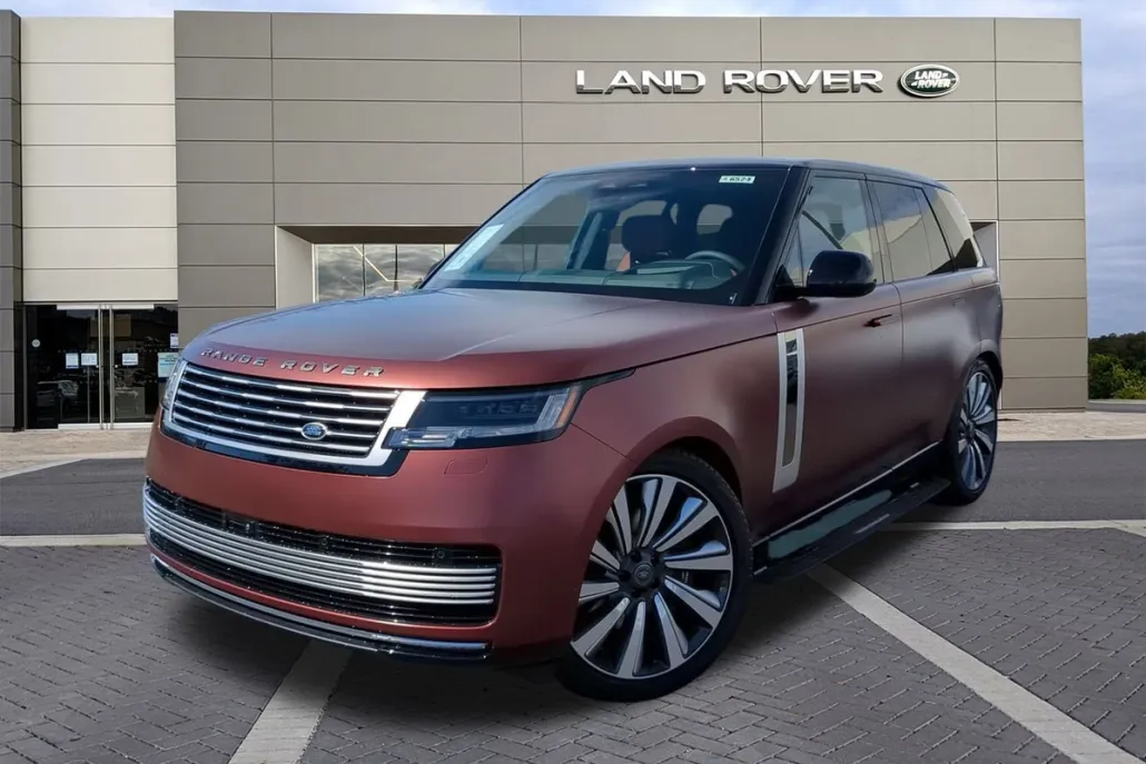 2024 Land Rover Range Rover SV photo 1