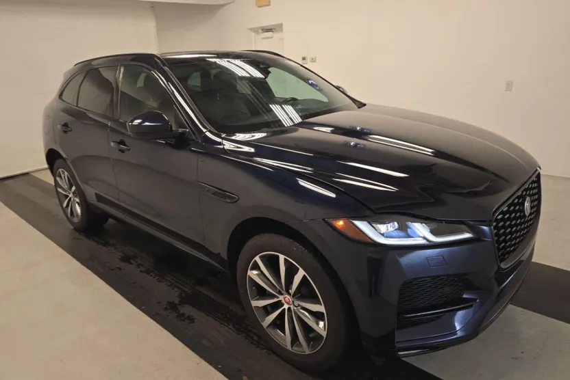 2023 Jaguar F-PACE P250 S photo 1