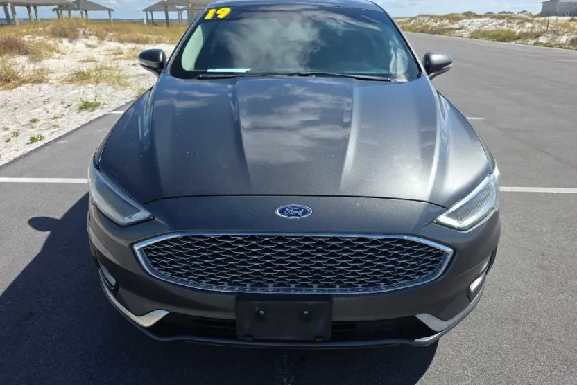 2019 Ford Fusion Titanium photo 1