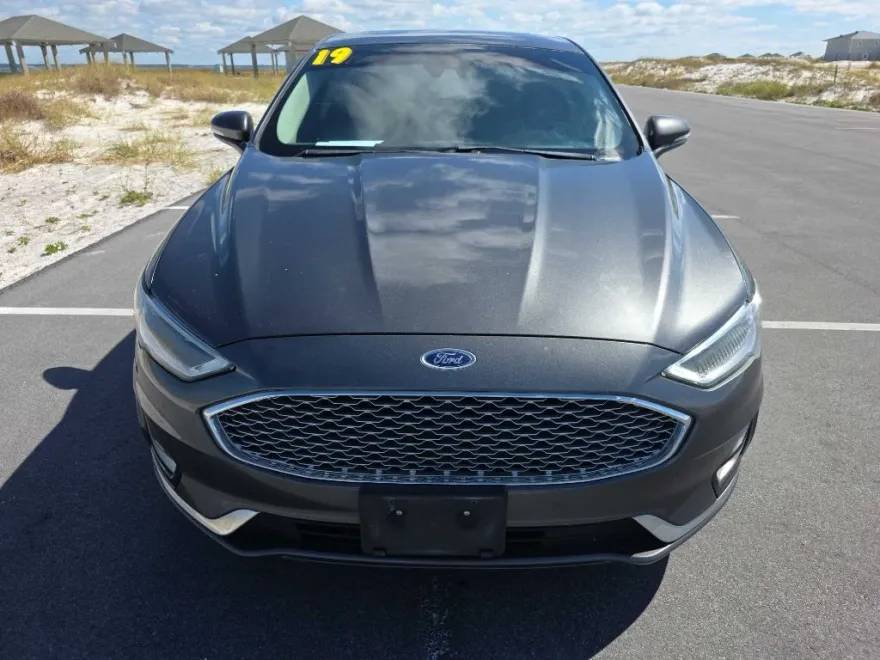 2019 Ford Fusion Titanium photo 1