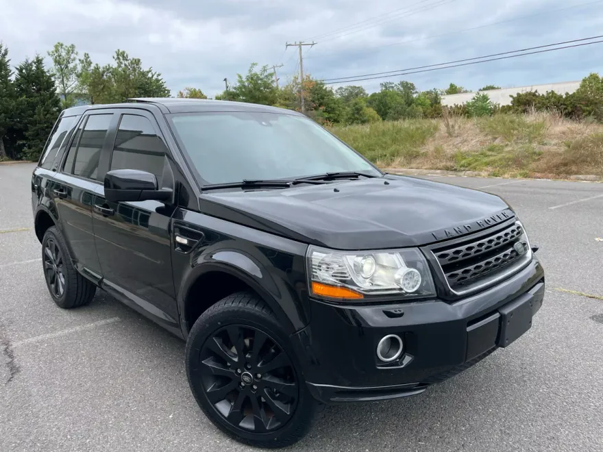 2015 Land Rover LR2 HSE photo 1