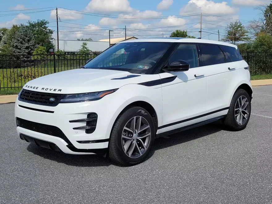 2024 Land Rover Range Rover Evoque Dynamic SE photo 1