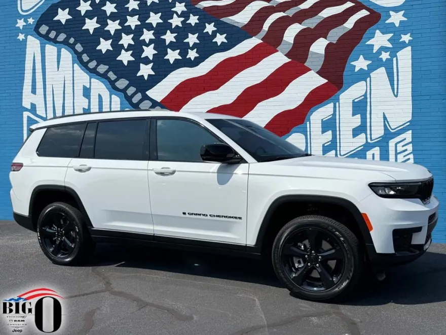2025 Jeep Grand Cherokee Altitude photo 1