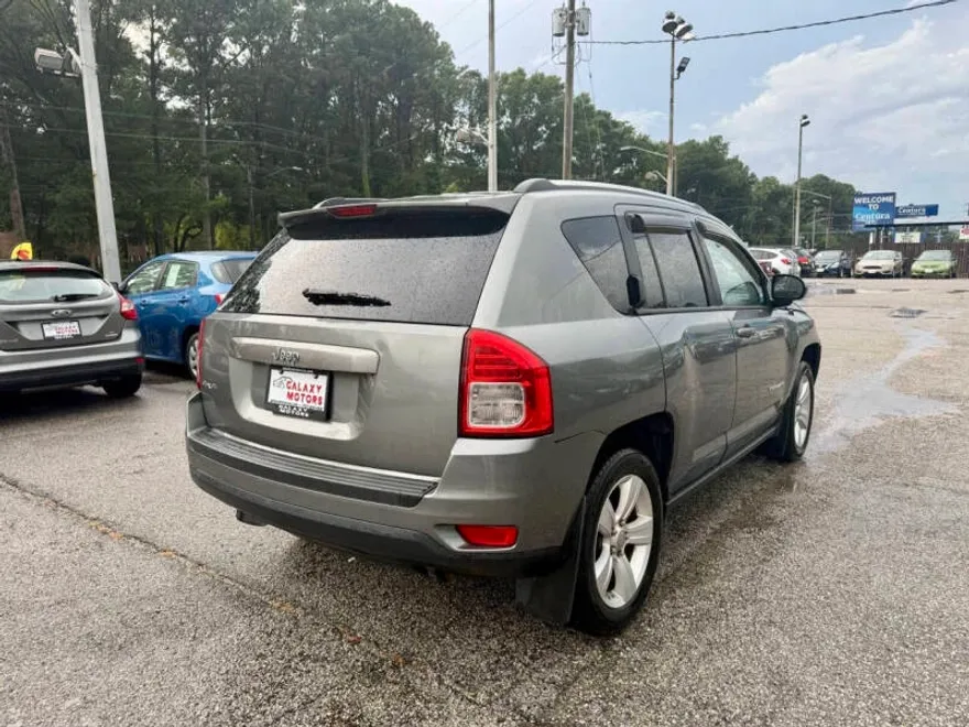 2011 Jeep Compass Sport photo 1