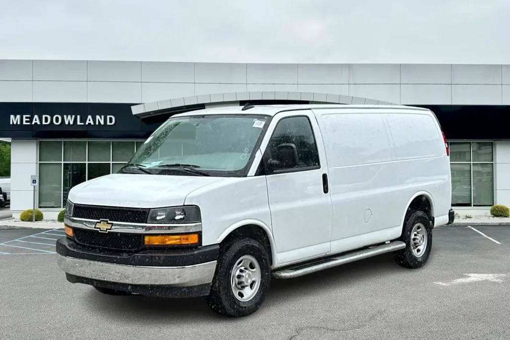 2023 Chevrolet Express Cargo Van 2500 photo 1