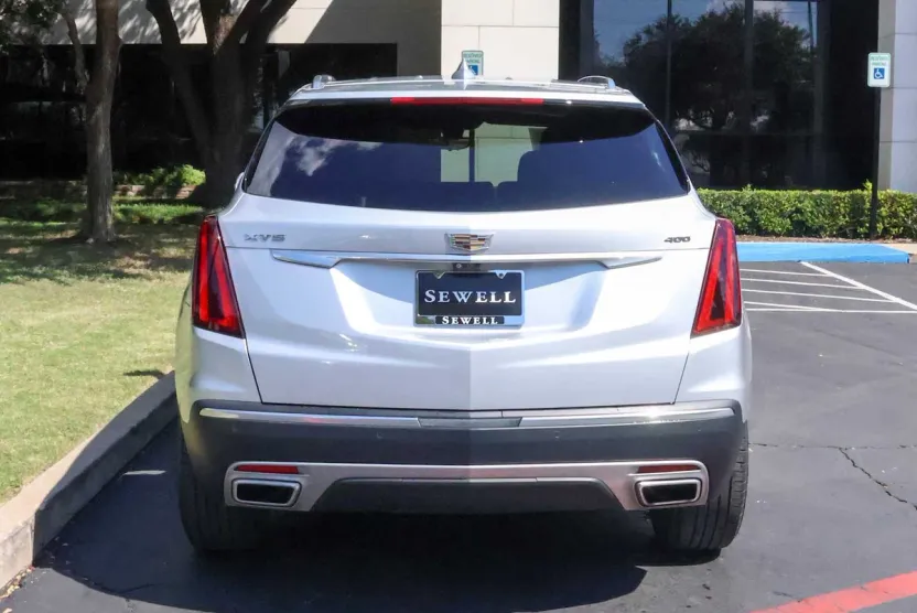 2020 Cadillac XT5 Premium Luxury photo 1