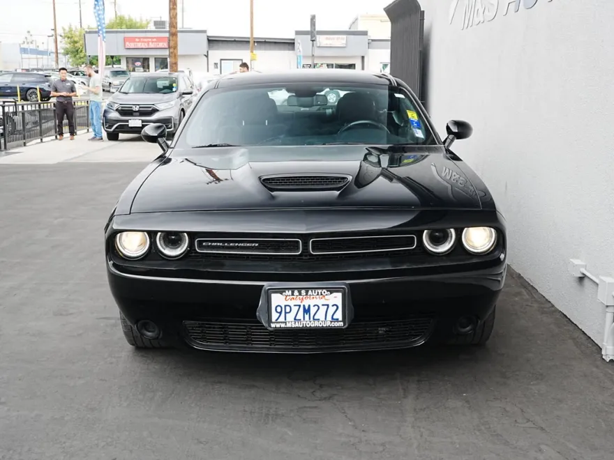 2023 Dodge Challenger GT photo 1