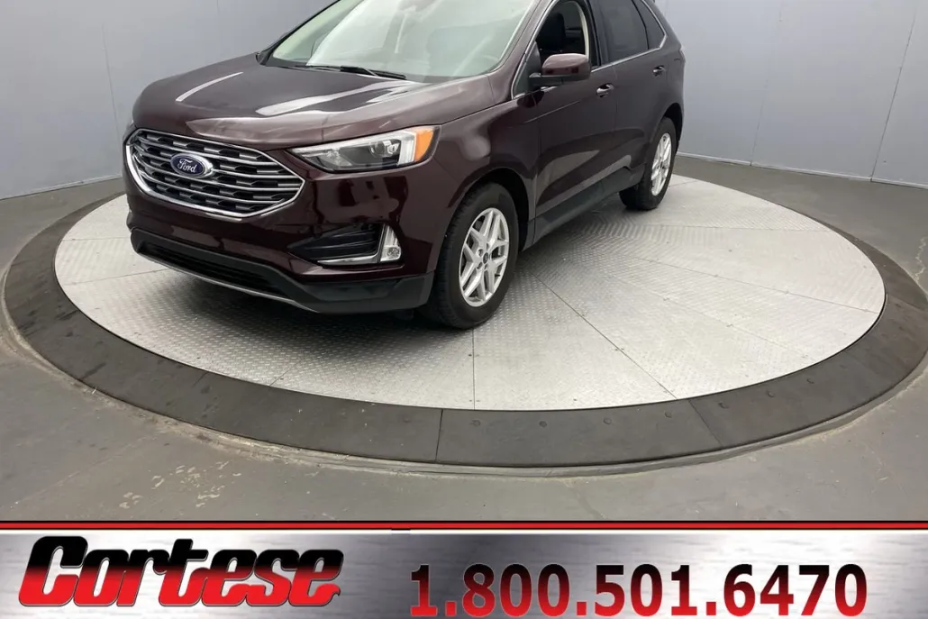 2022 Ford Edge SEL photo 1