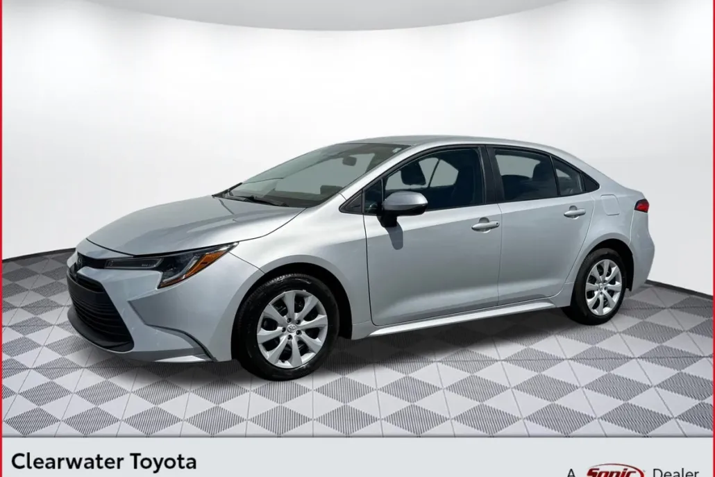 2024 Toyota Corolla LE photo 1
