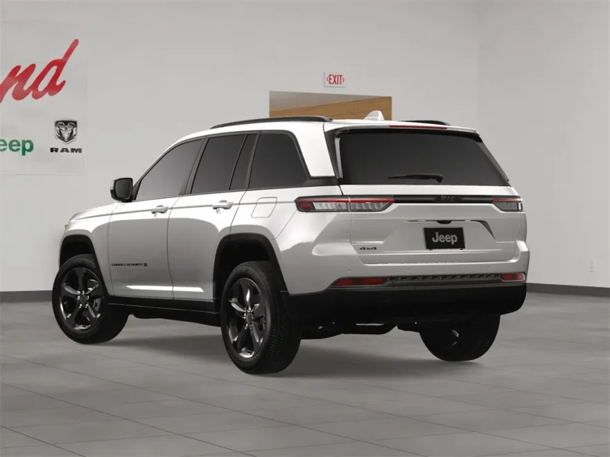 2025 Jeep Grand Cherokee Laredo Altitude photo 1
