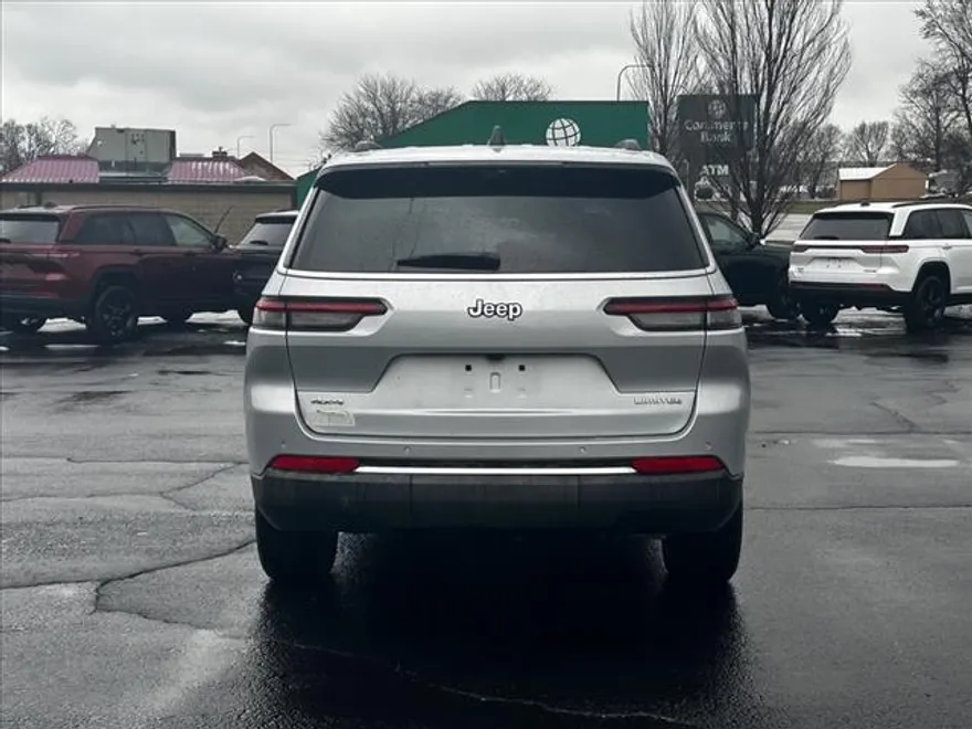 2024 Jeep Grand Cherokee Limited photo 4