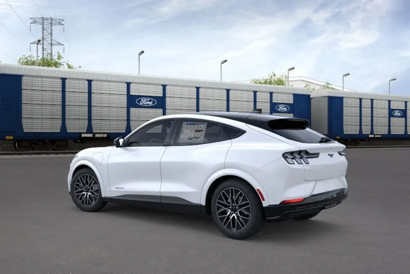 2025 Ford Mustang Mach-E Premium photo 1