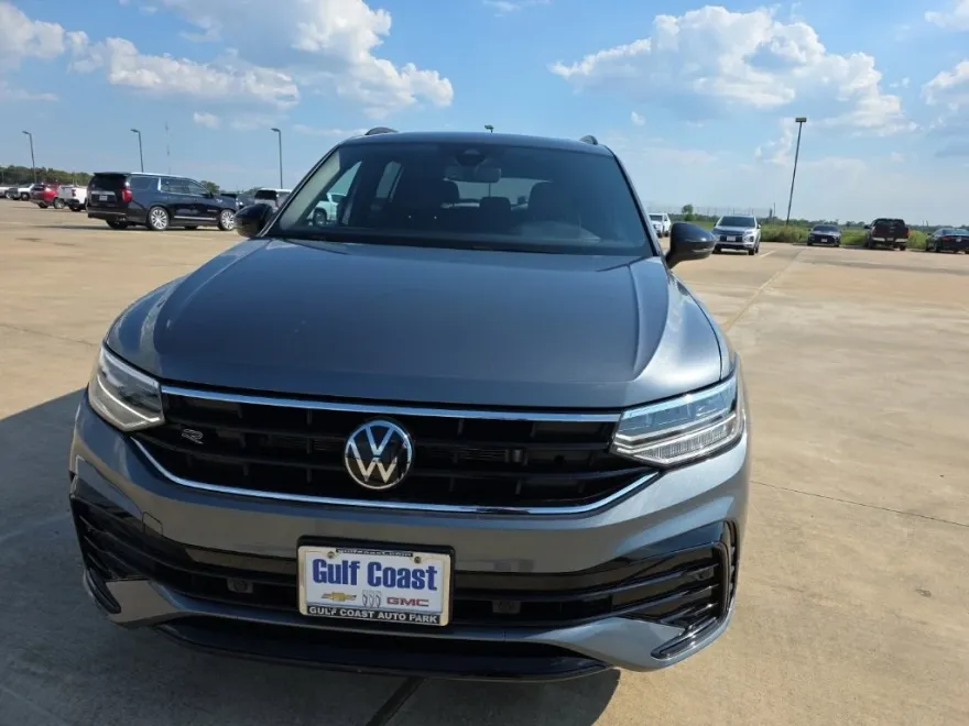 2024 Volkswagen Tiguan SE R-Line Black photo 1