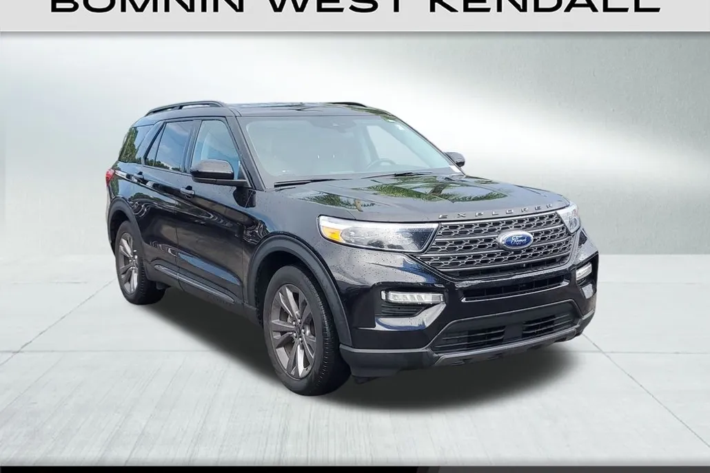 2022 Ford Explorer XLT photo 1