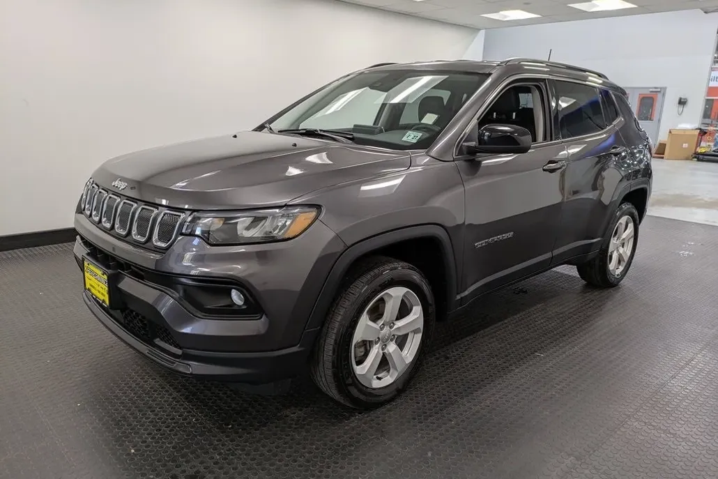 2022 Jeep Compass Latitude photo 1