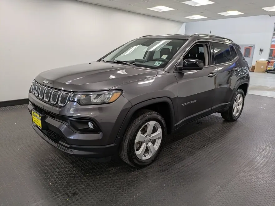 2022 Jeep Compass Latitude photo 1
