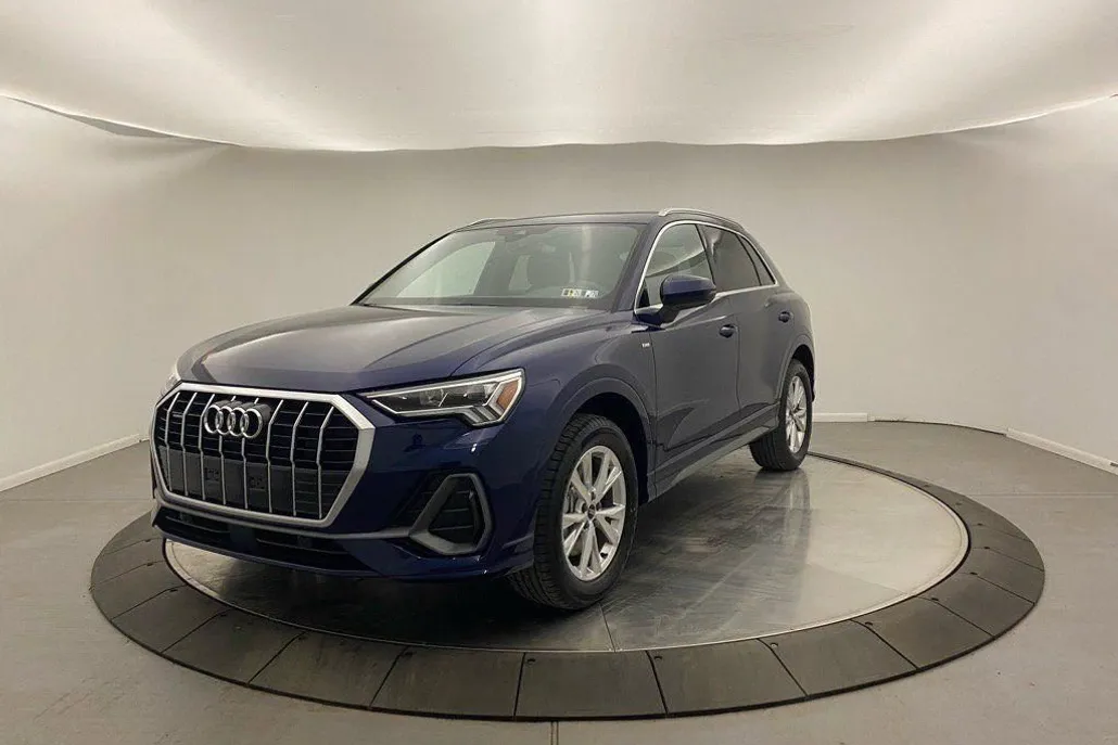 2025 Audi Q3 S line Premium Plus photo 1