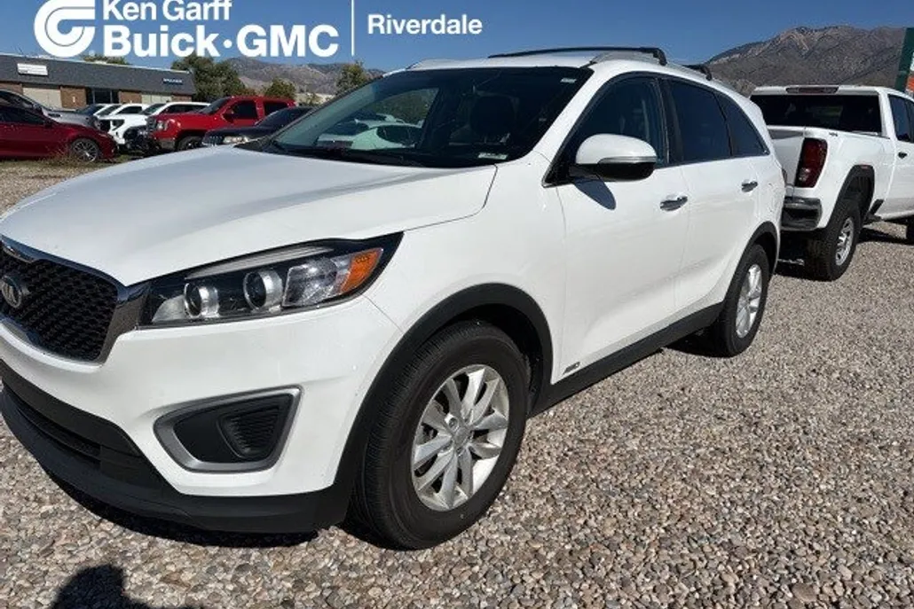 2016 Kia Sorento LX photo 1