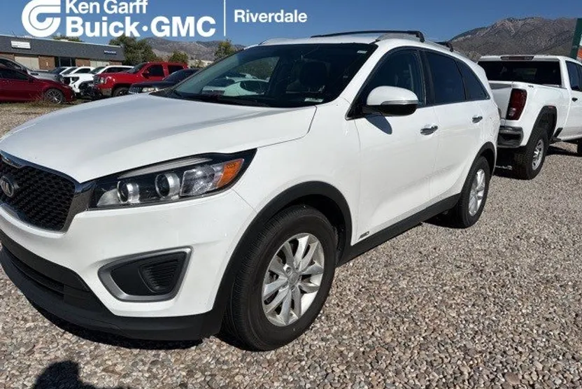 2016 Kia Sorento LX photo 1