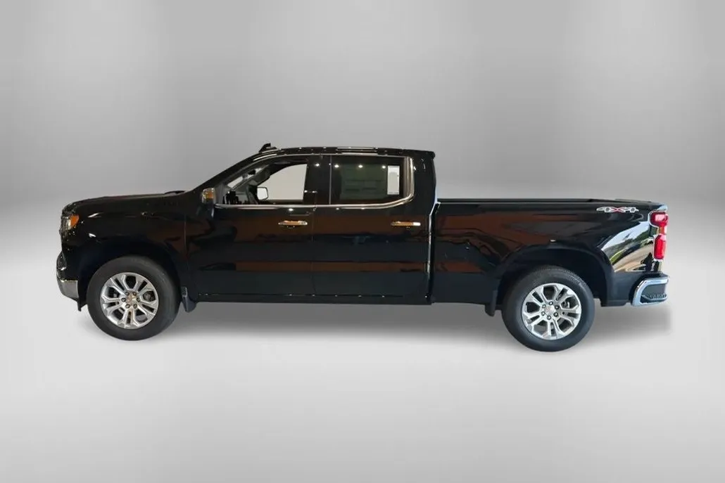 2026 Chevrolet Silverado 1500 LTZ photo 1