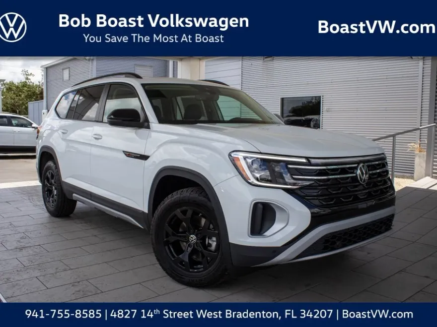 2025 Volkswagen Atlas Peak Edition SE photo 1