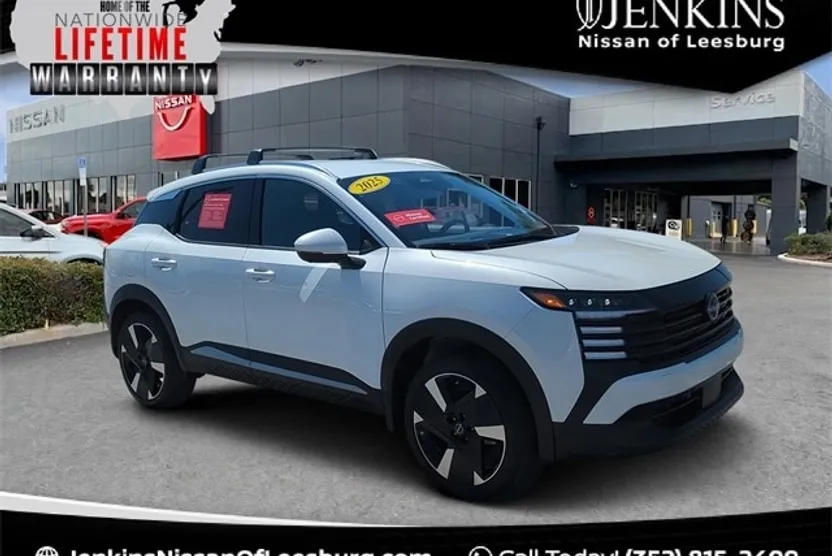 2025 Nissan Kicks SR photo 1
