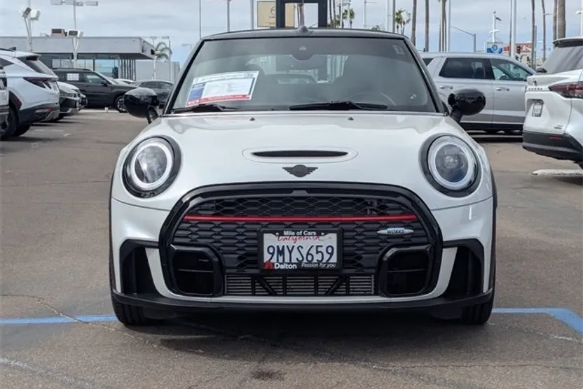 2024 Mini Cooper Convertible Signature photo 1