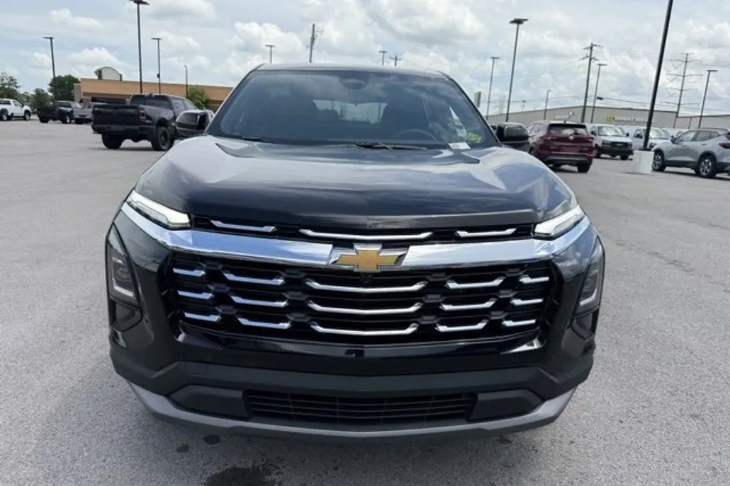 2026 Chevrolet Equinox LT photo 1
