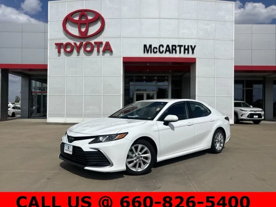 2022 Toyota Camry LE photo 1