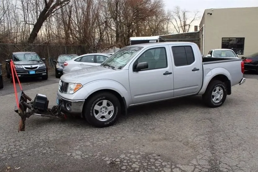 2008 Nissan Frontier Crew Cab SE photo 1