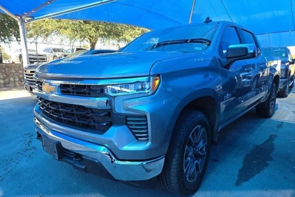 2025 Chevrolet Silverado 1500 LT photo 1