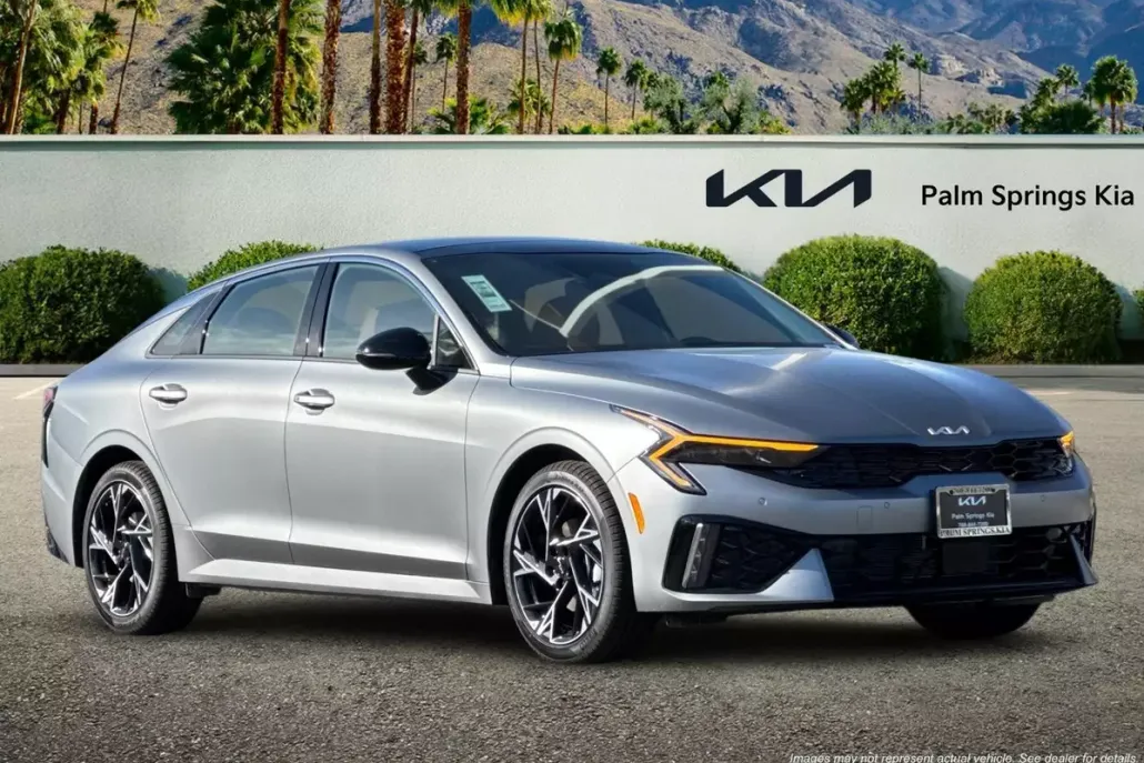2025 Kia K5 GT-Line photo 1