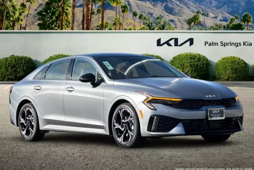 2025 Kia K5 GT-Line photo 1