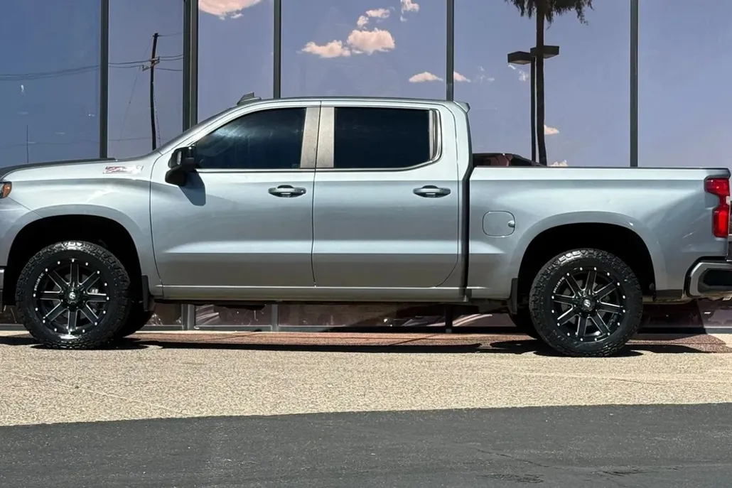 2019 Chevrolet Silverado 1500 RST photo 1