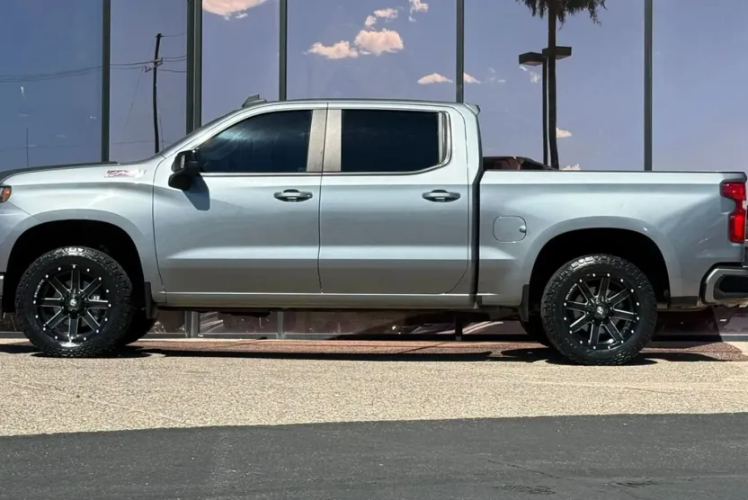 2019 Chevrolet Silverado 1500 RST photo 1
