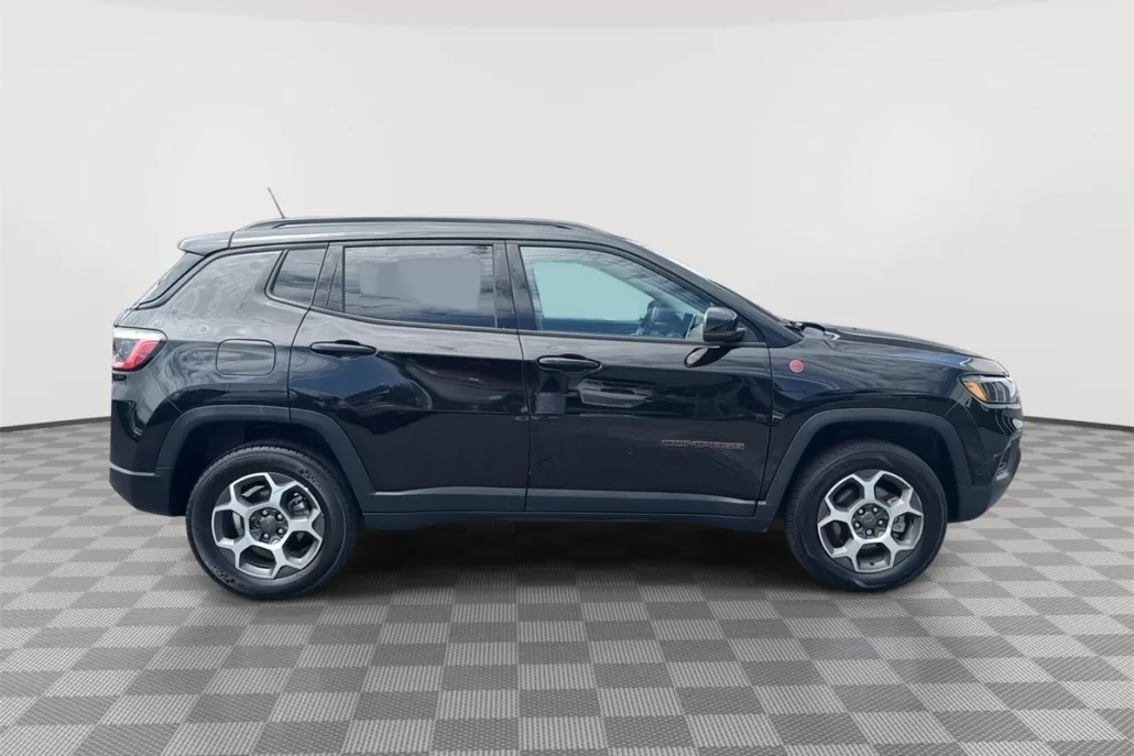 2022 Jeep Compass Trailhawk photo 1