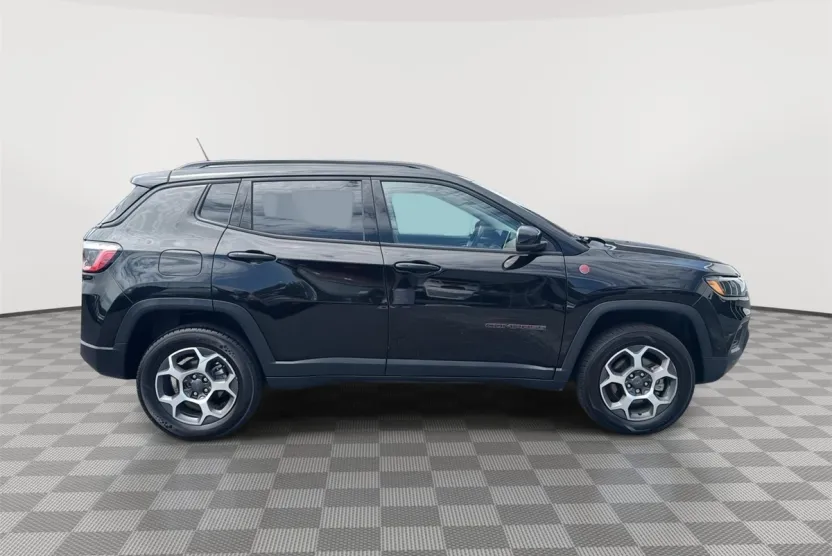 2022 Jeep Compass Trailhawk photo 1