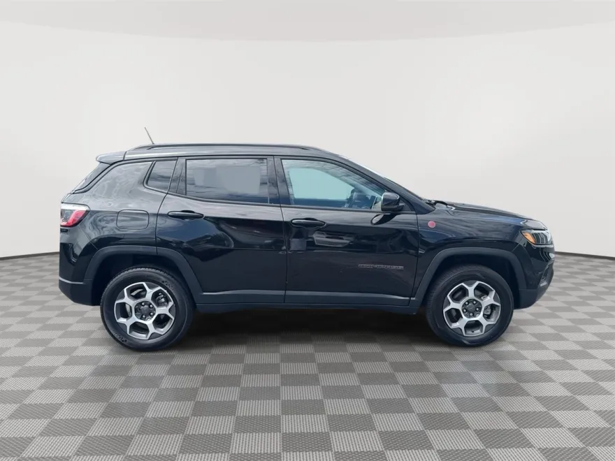 2022 Jeep Compass Trailhawk photo 1