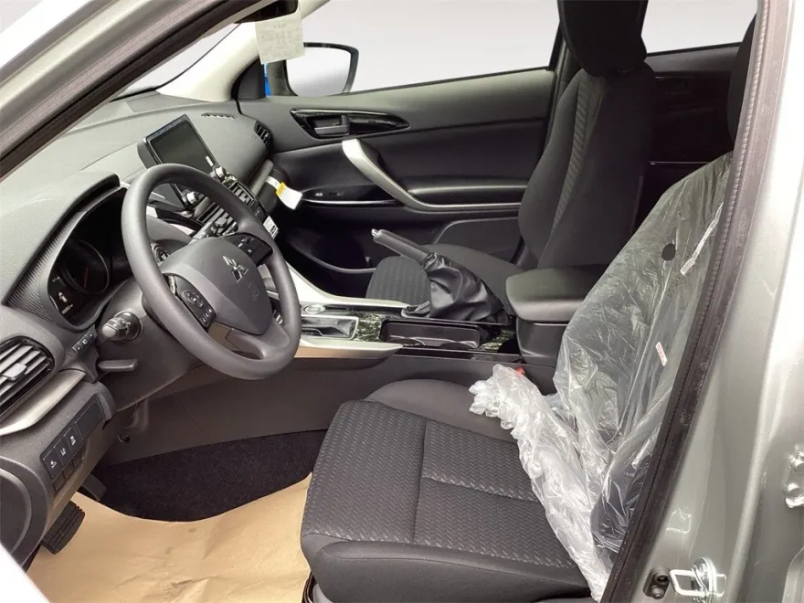 2025 Mitsubishi Eclipse Cross LE Ralliart photo 1