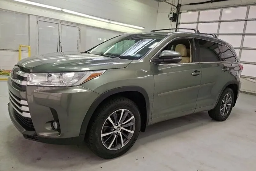 2018 Toyota Highlander XLE photo 1