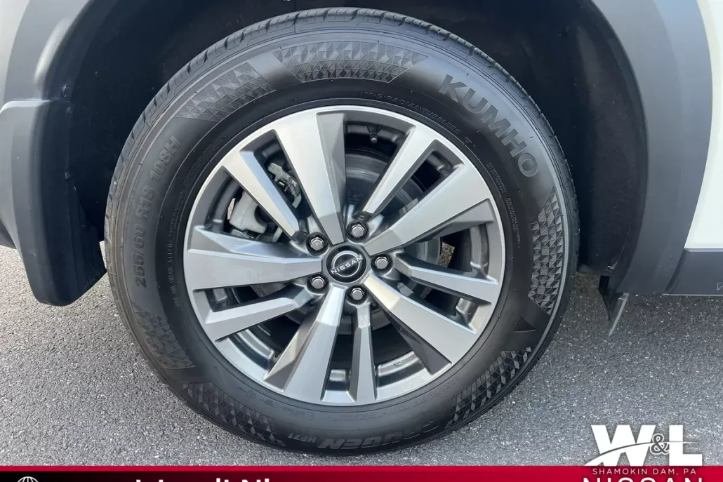 2023 Nissan Pathfinder SL photo 1