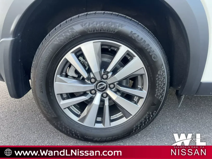 2023 Nissan Pathfinder SL photo 1