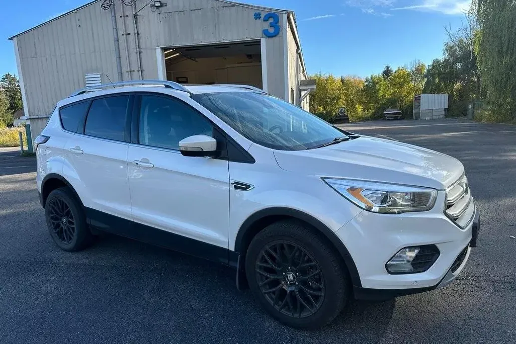 2018 Ford Escape Titanium photo 1
