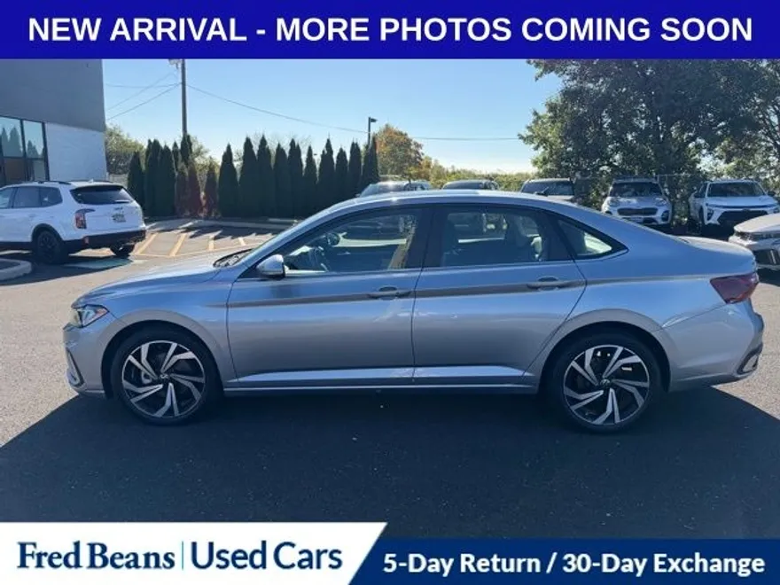 2025 Volkswagen Jetta 1.5T SEL photo 1