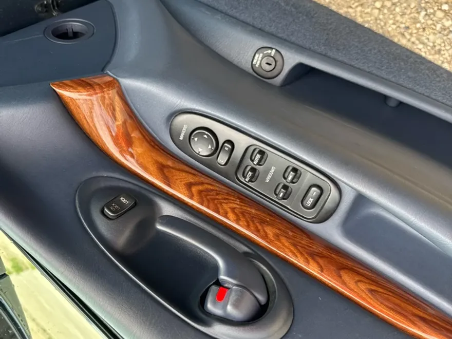 2000 Buick LeSabre Custom photo 1
